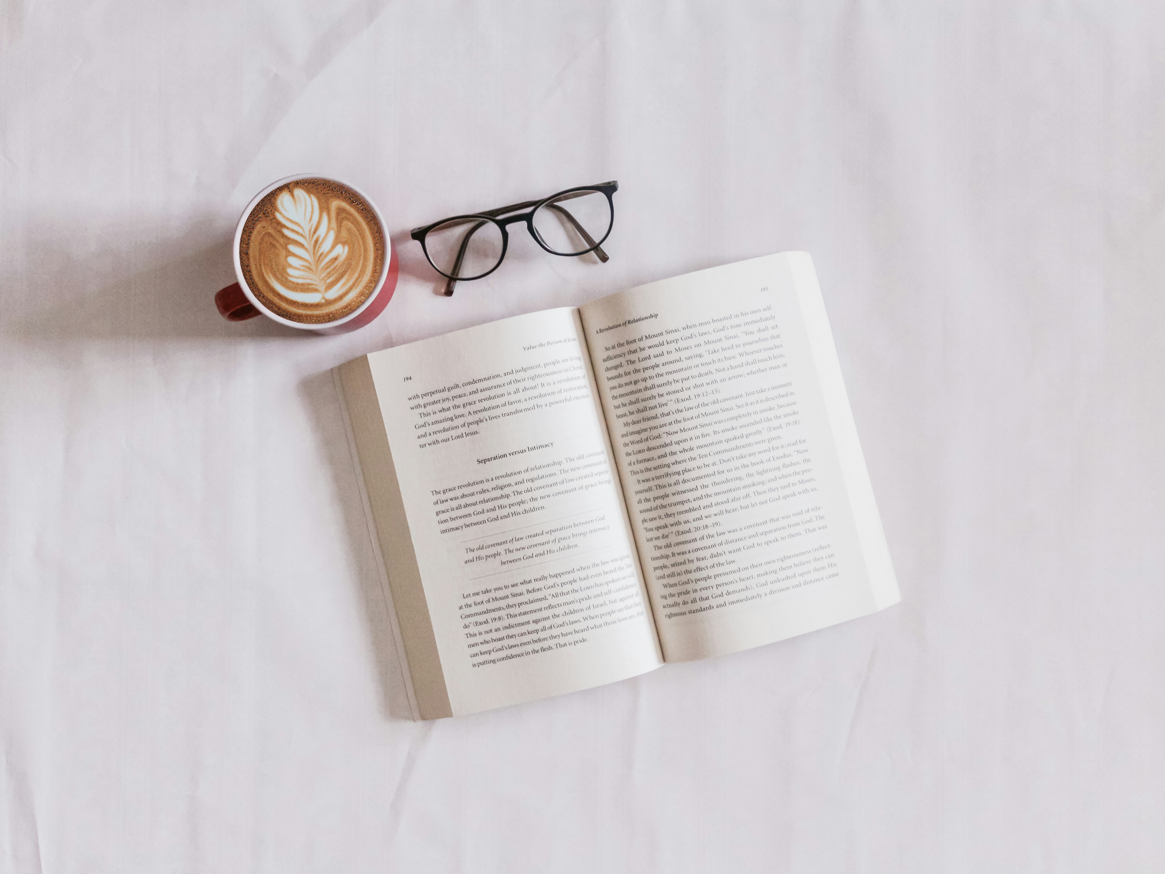 New Years resolutions + what’s next on my TBR 📖